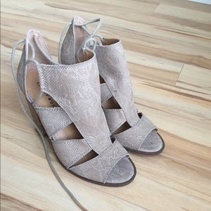 Lucky Brand leather sandals.